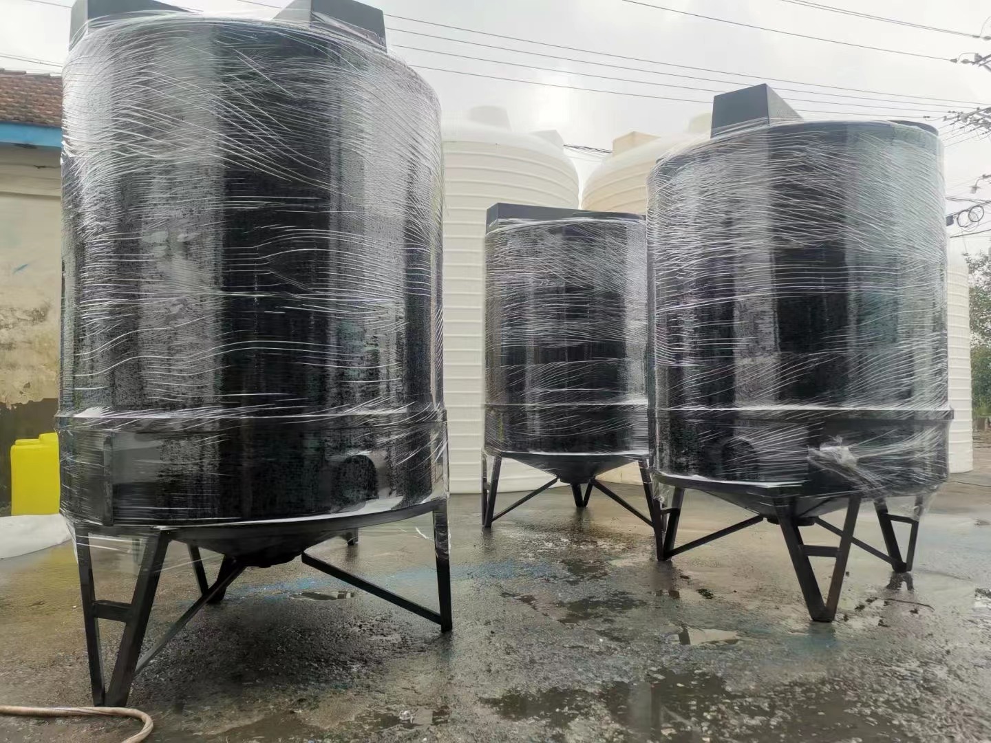 廠家直銷(xiāo)錐底塑料水箱容器 pe水箱耐用防腐