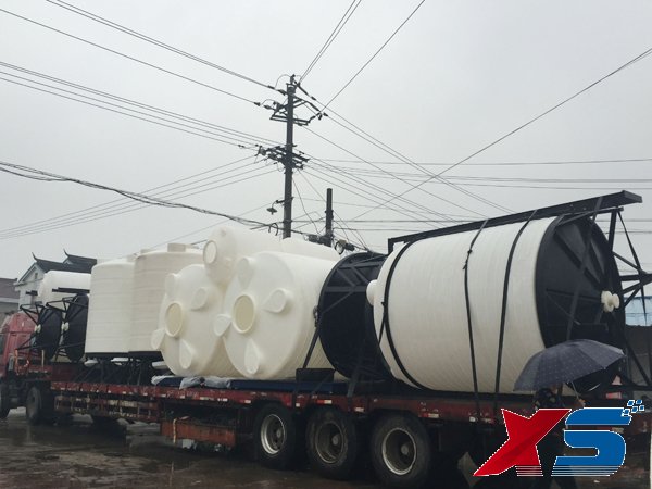 10噸立式儲罐pe儲罐設(shè)備